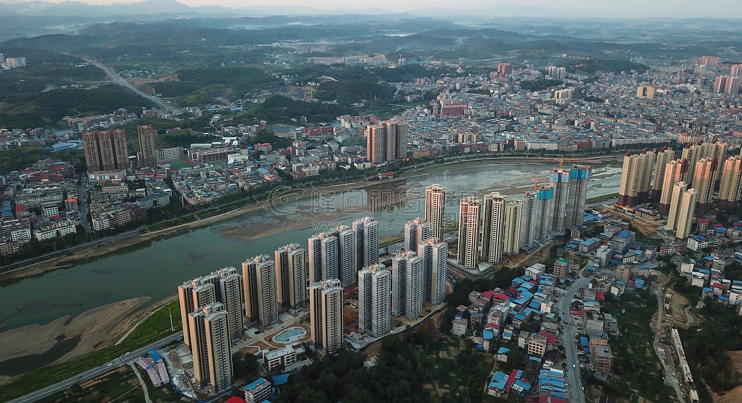 碧桂园半岛花园方向