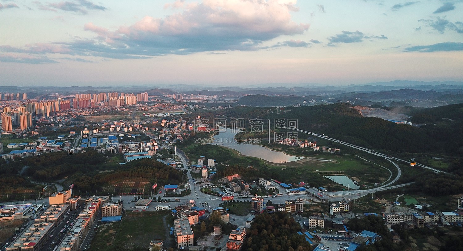 九龙路往隆回县城南县城方向