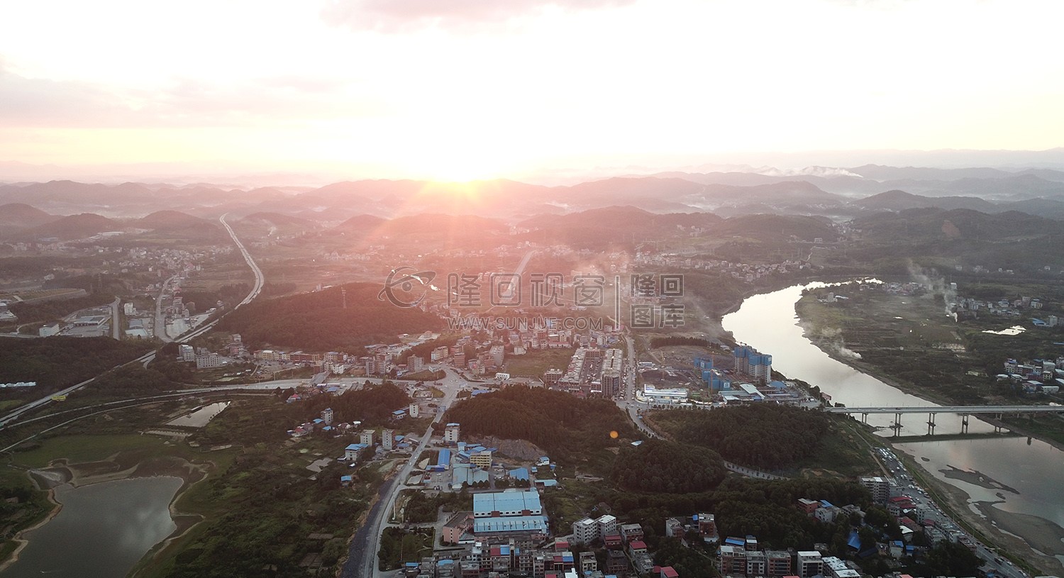 三阁司镇资江村方向