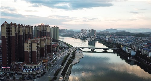 隆回赧水河畔风光