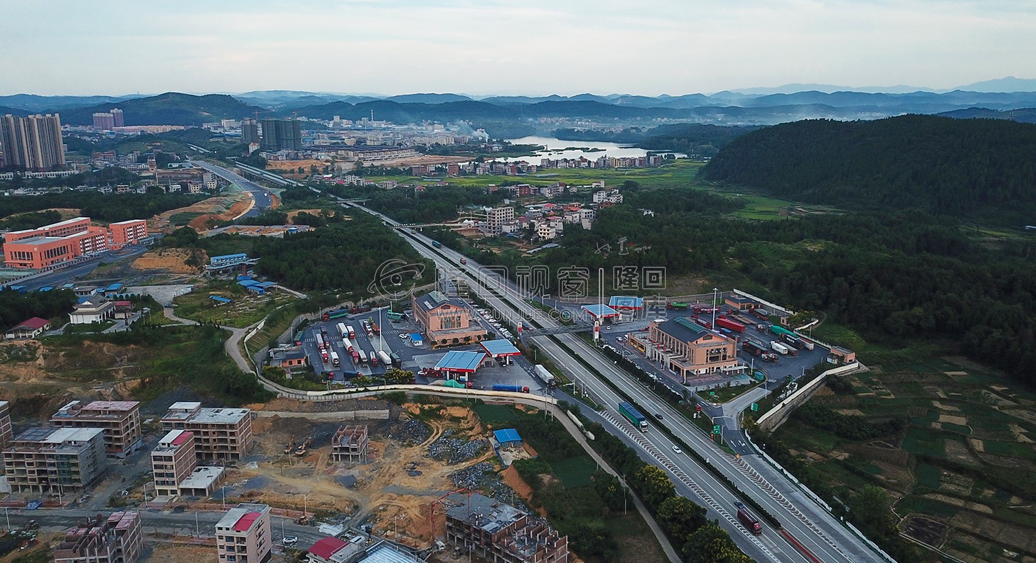 航拍沪昆高速隆回服务区