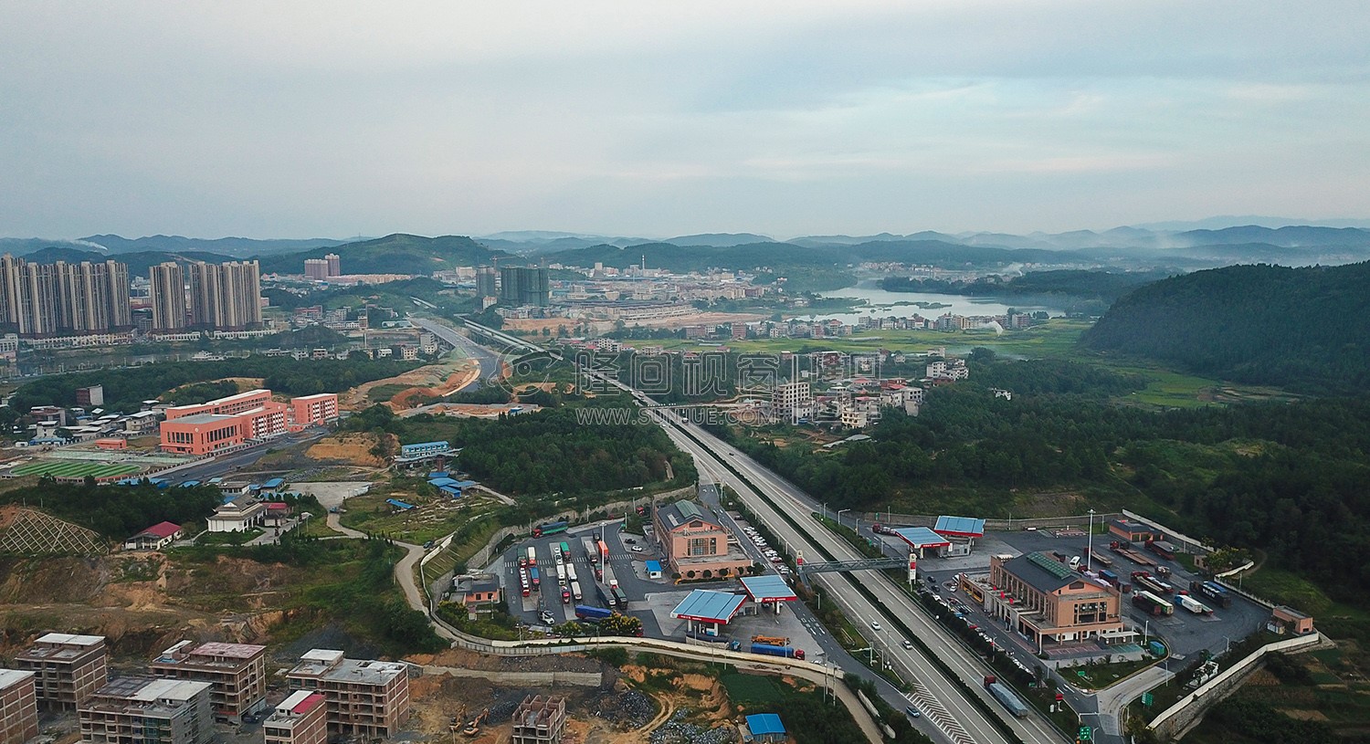 航拍沪昆高速隆回服务区