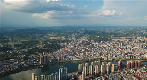 滨江国际往县城方向