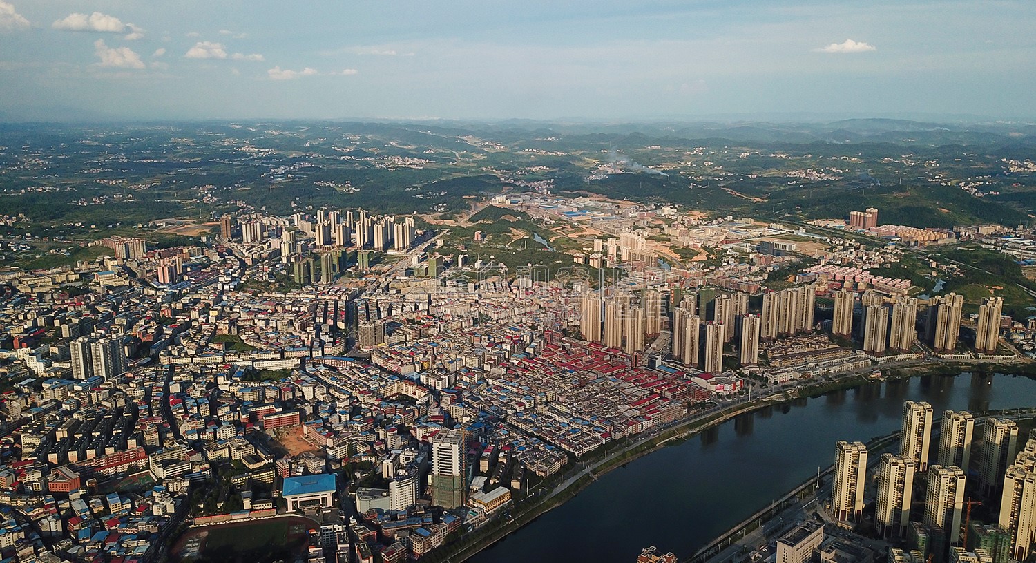 紫霞园辰河世家方向