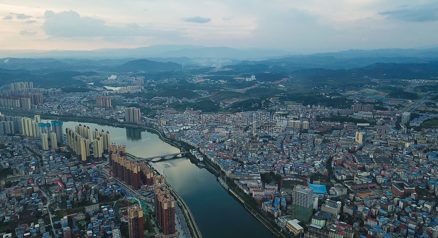 巴黎新城向华地产方向