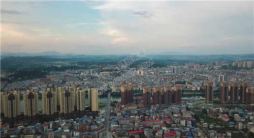 隆回大桥方向看县城