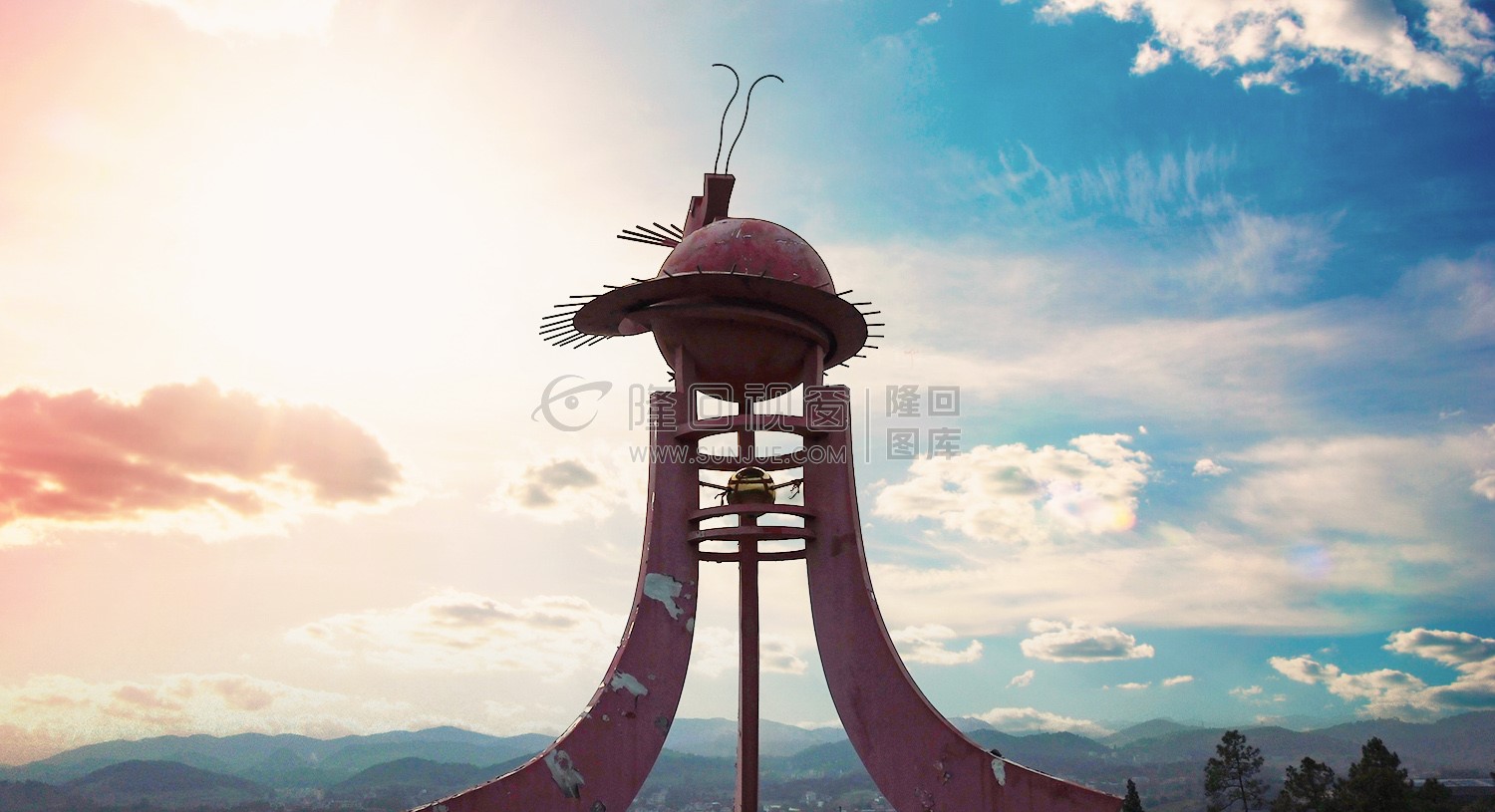 隆回龙雕像，友谊驾校山顶