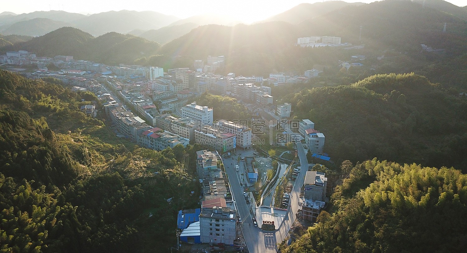 隆回小沙江镇，中国金银花之乡