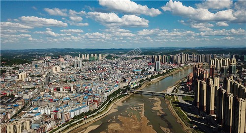 航拍赧水河岸风光