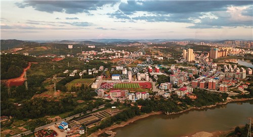 赧水河畔的二中