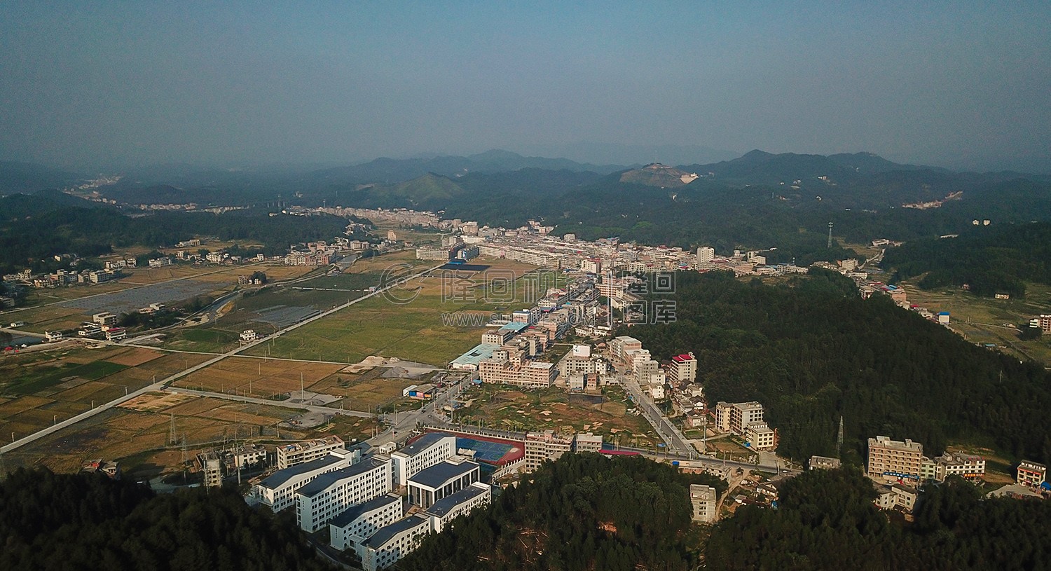 芙蓉学校方向看