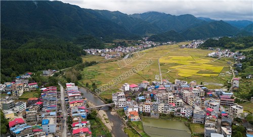航拍苏河村村落