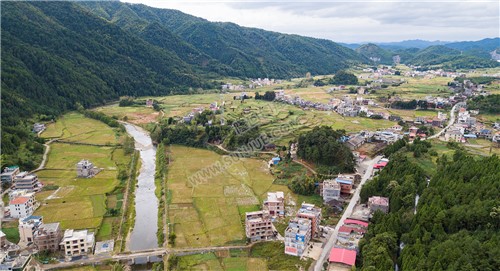 西洋江旁的星月村