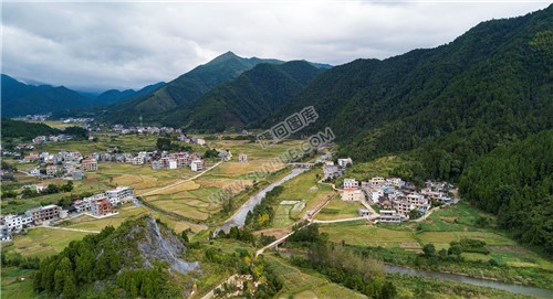 西洋江旁的星月村