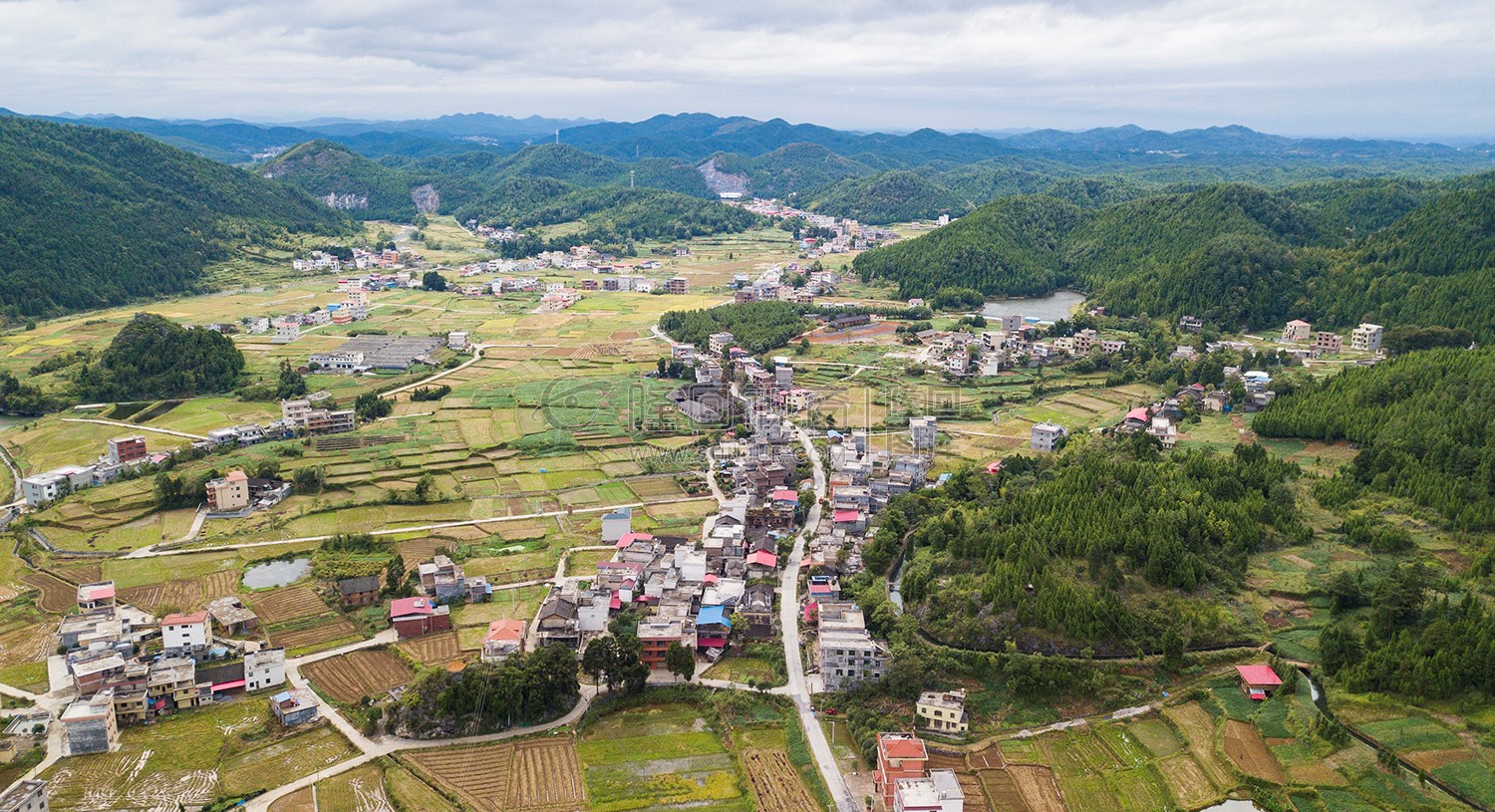 西洋江旁的星月村