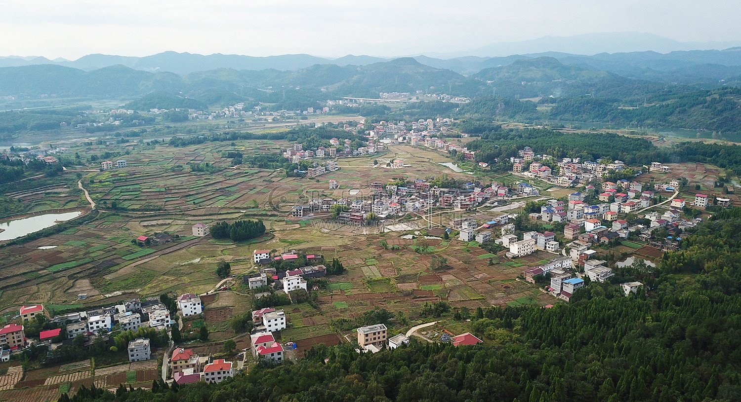 航拍村庄南岳庙方向石塘村