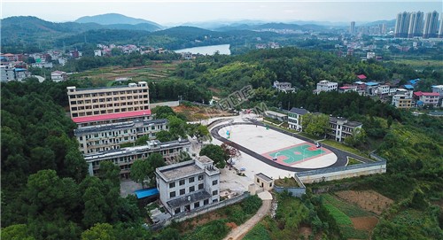 航拍五里学校全貌