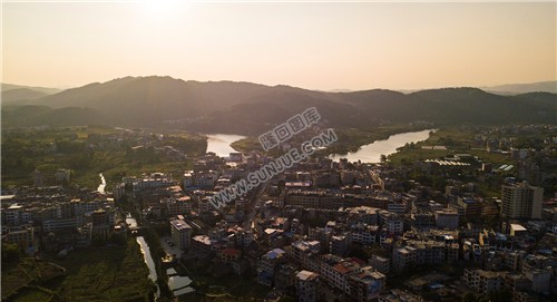 华星学校塘家山村方向