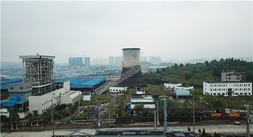 工业内标志性的大烟囱冷却塔