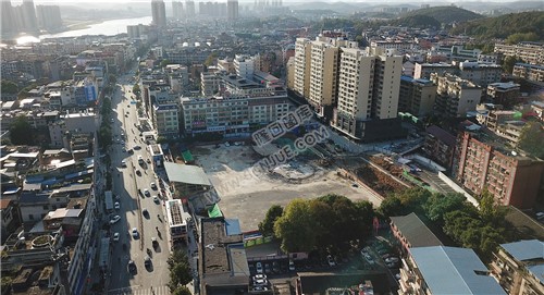 县委方向看广场