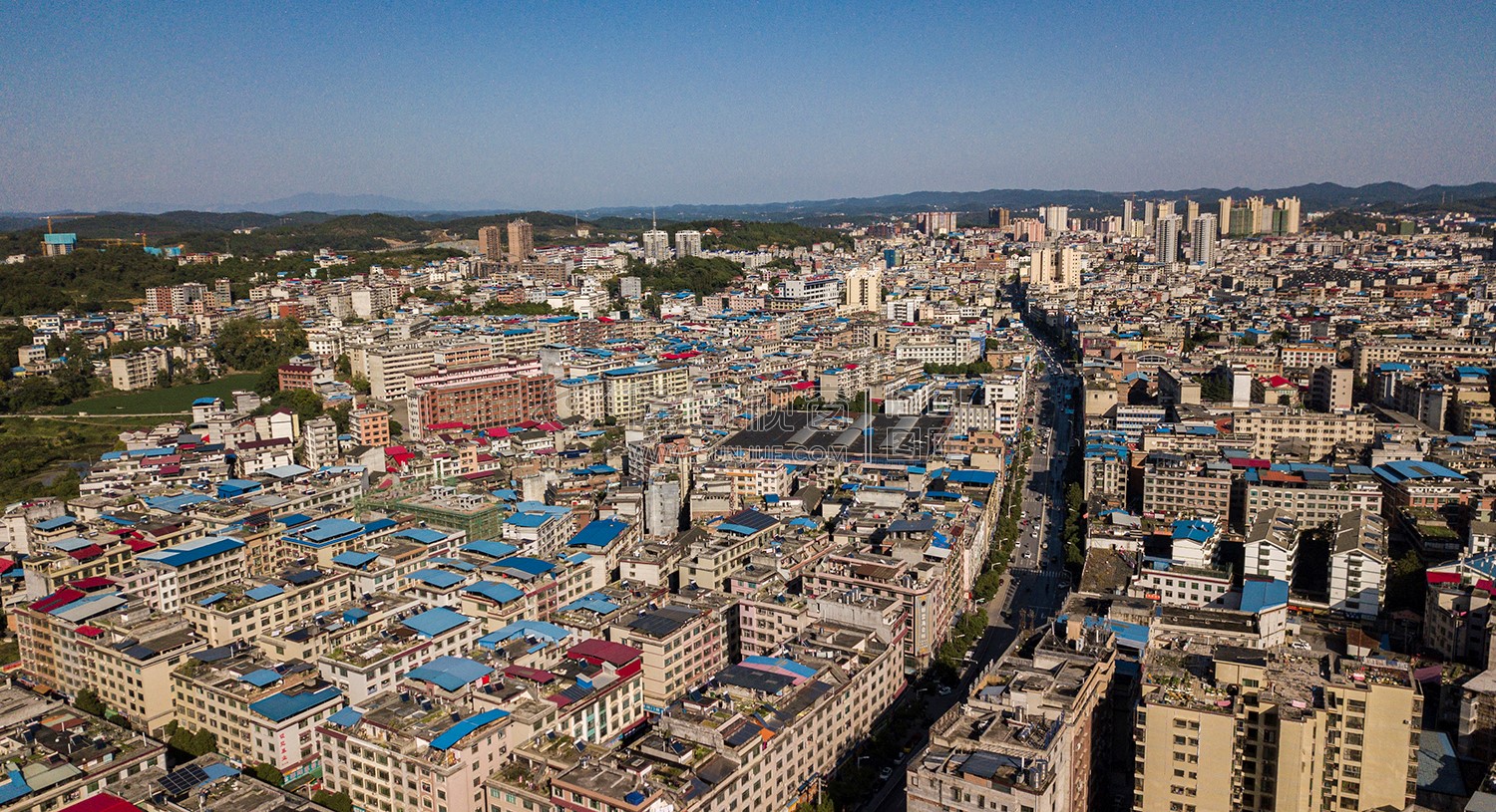 东兴中学农贸市场方向