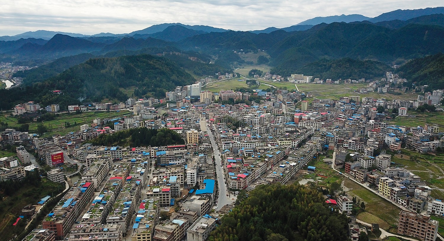 隆回第二人民医院方向