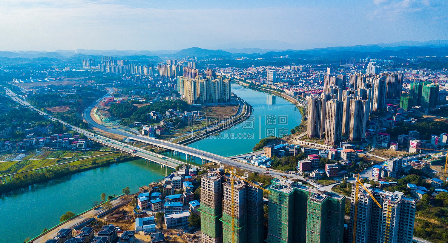 紫霞园大桥秋天风光