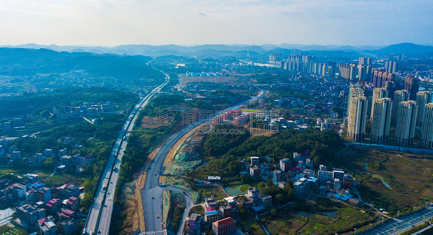 紫霞园大桥秋天风光