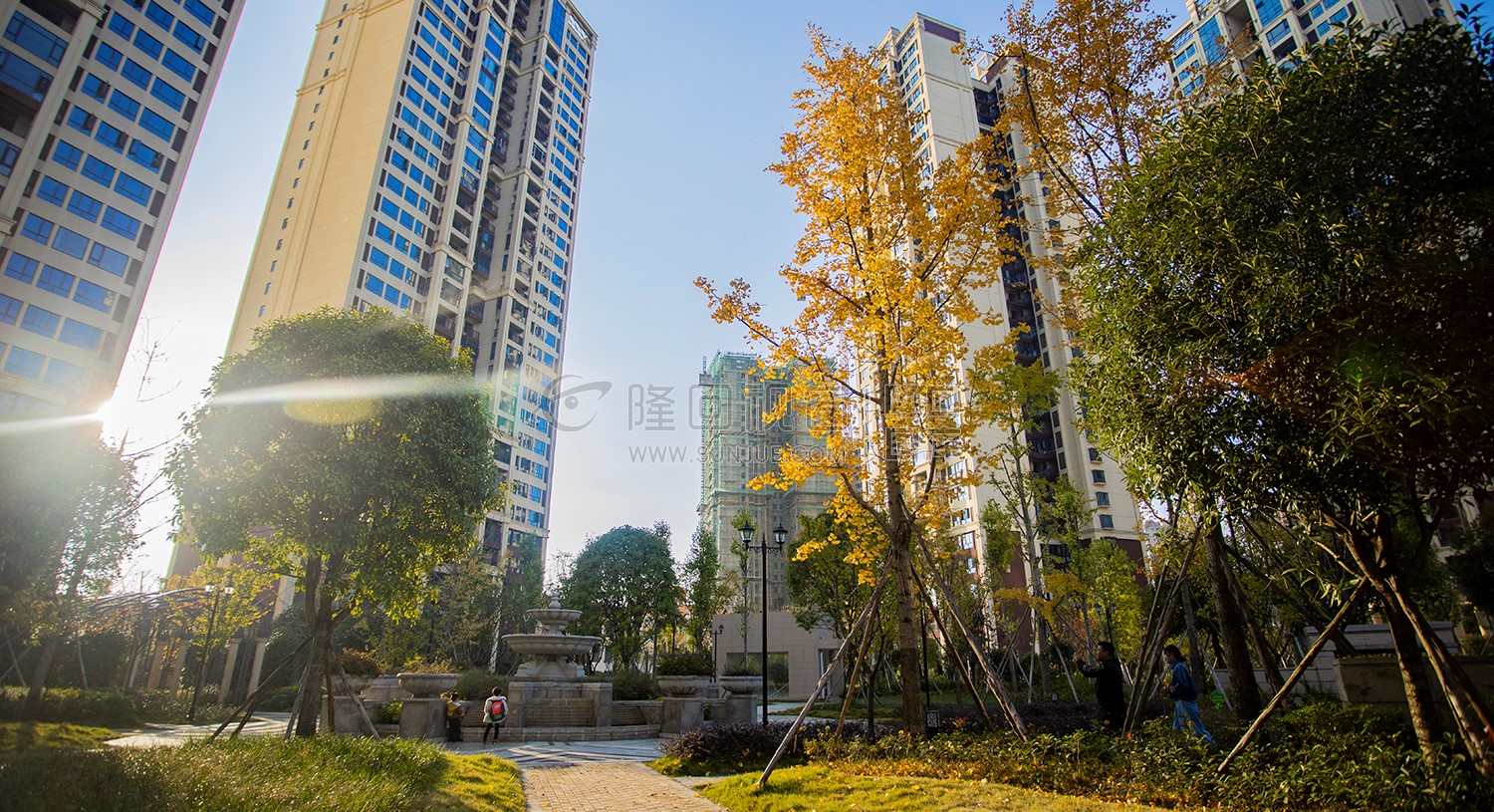 江语城小区花园秋天风景