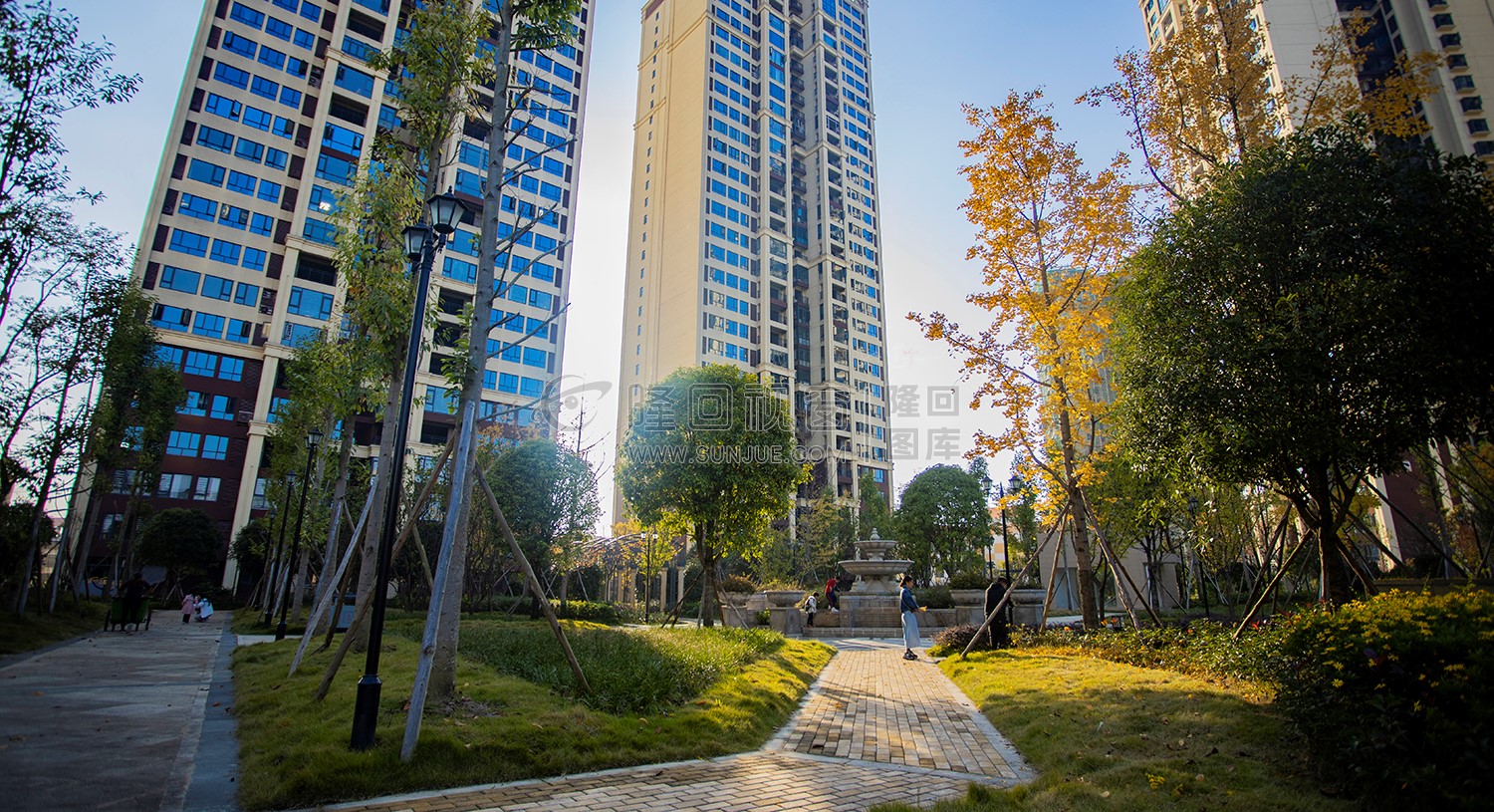 江语城小区花园秋天风景