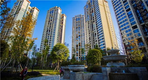 江语城小区花园秋天风景