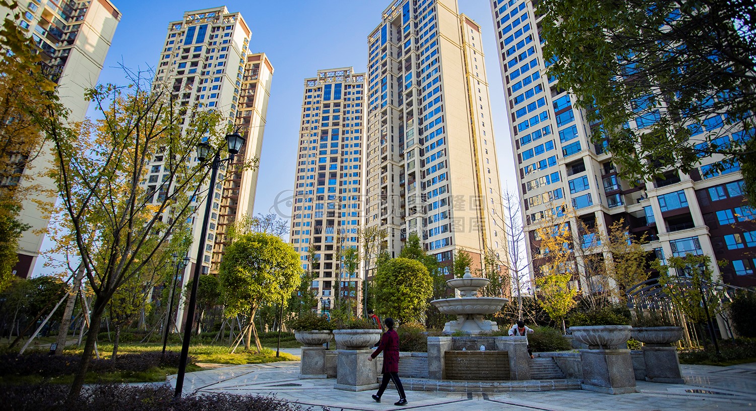 江语城小区花园秋天风景