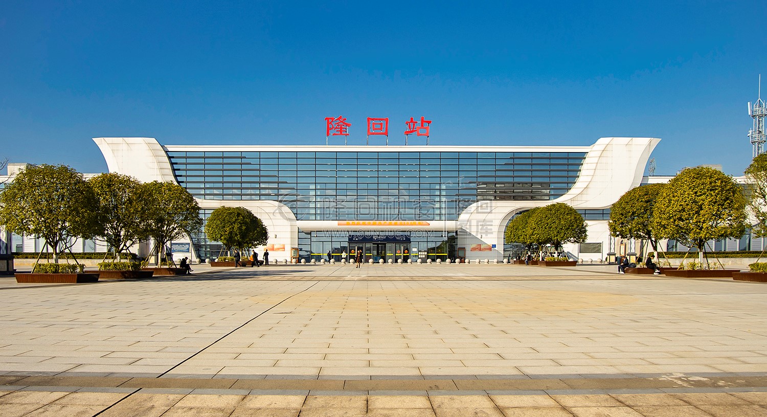 隆回高铁站广场