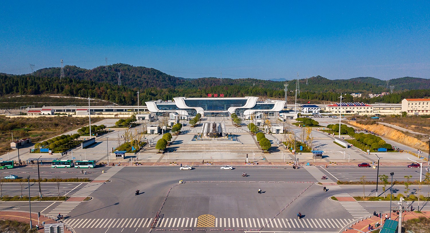 隆回高铁站全景