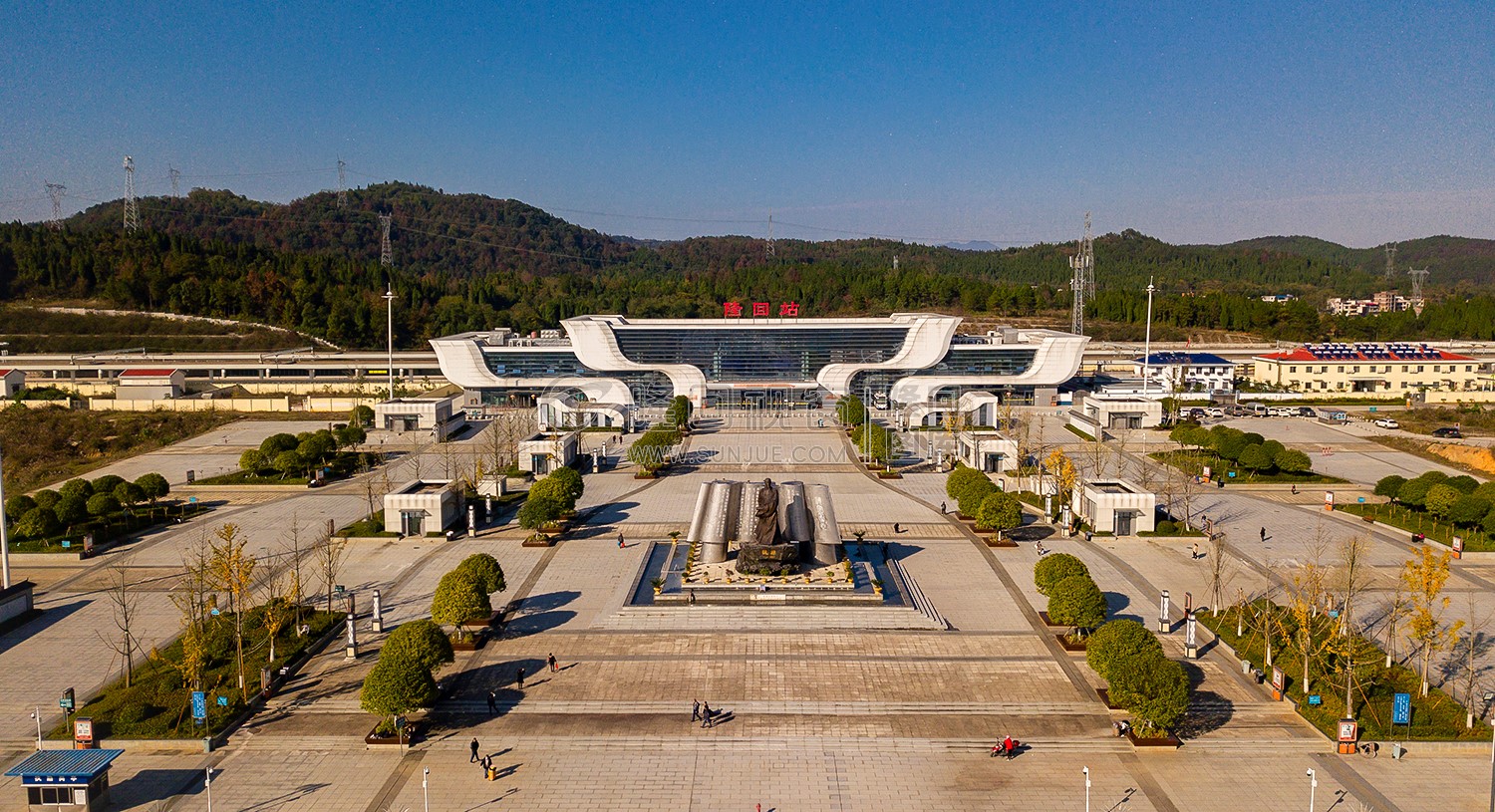 隆回高铁站全景