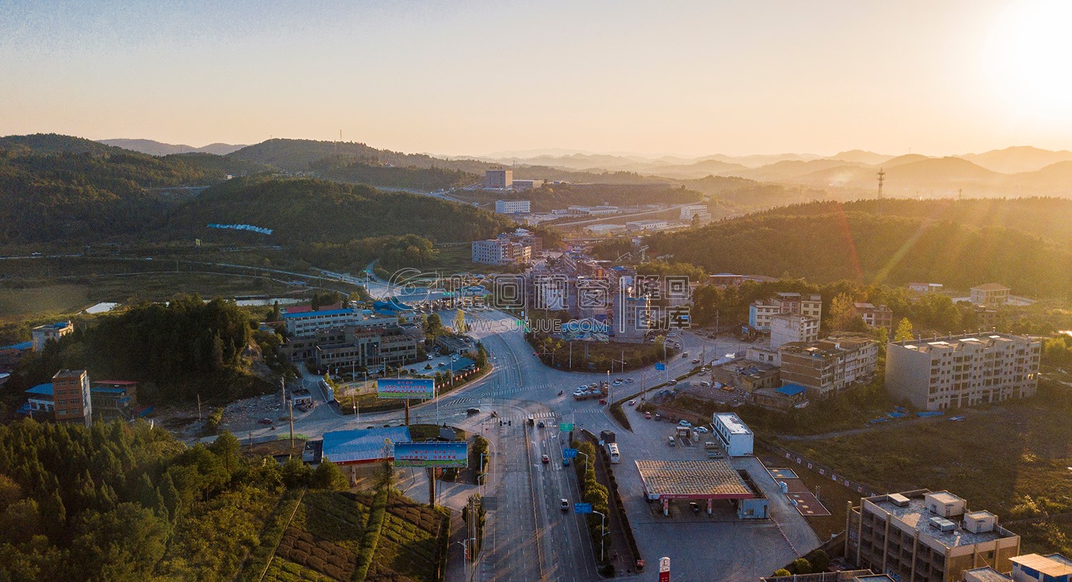 隆回高速收费站路口