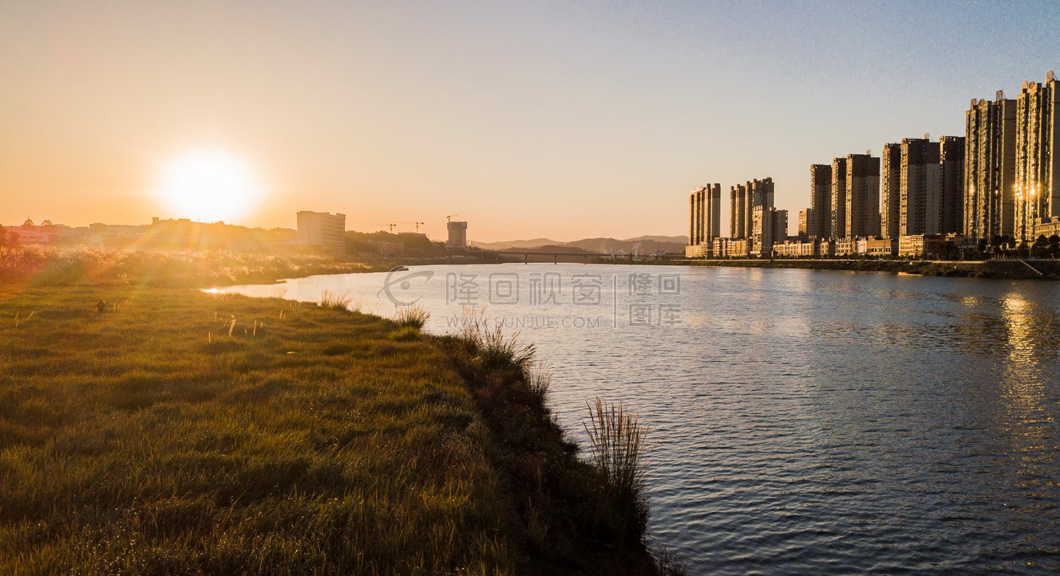 夕阳下的隆回赧水河