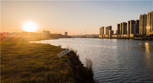 夕阳下的隆回赧水河