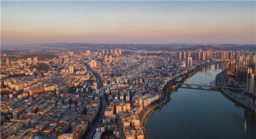 夕阳下的隆回县城