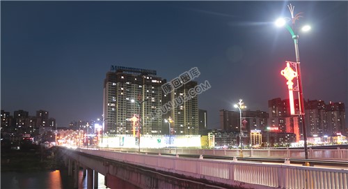 红星美凯龙夜景