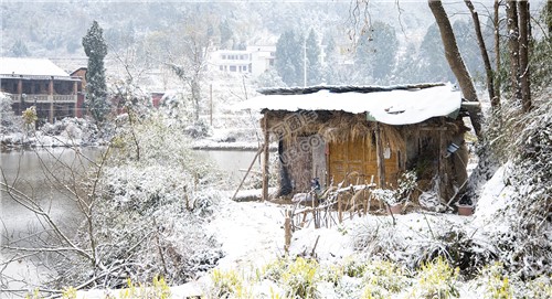 芙蓉山脚下的雪景