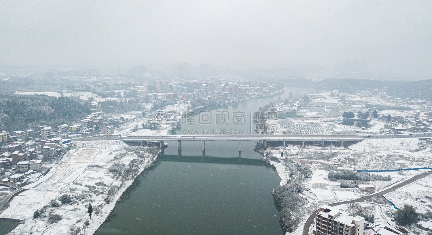 白沙湾大桥周边雪景