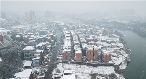 隆回二中对面河边