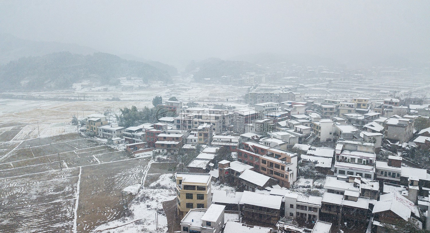 红光村周边雪景
