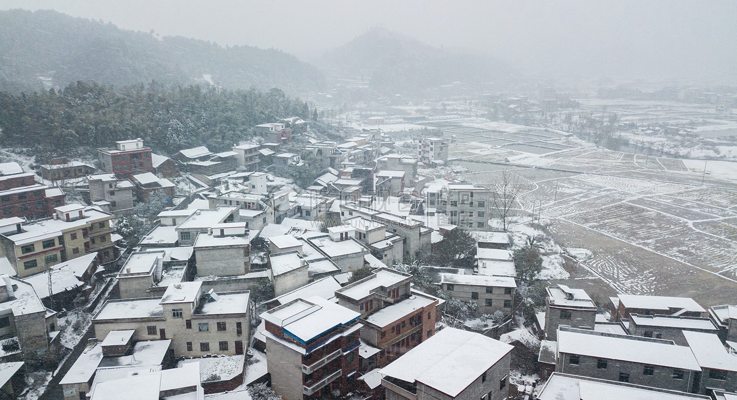红光村周边雪景