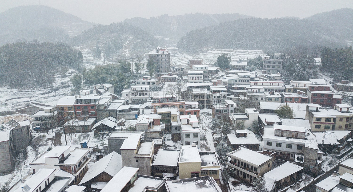 红光村周边雪景
