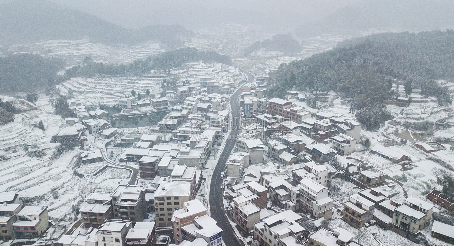 红光村周边雪景