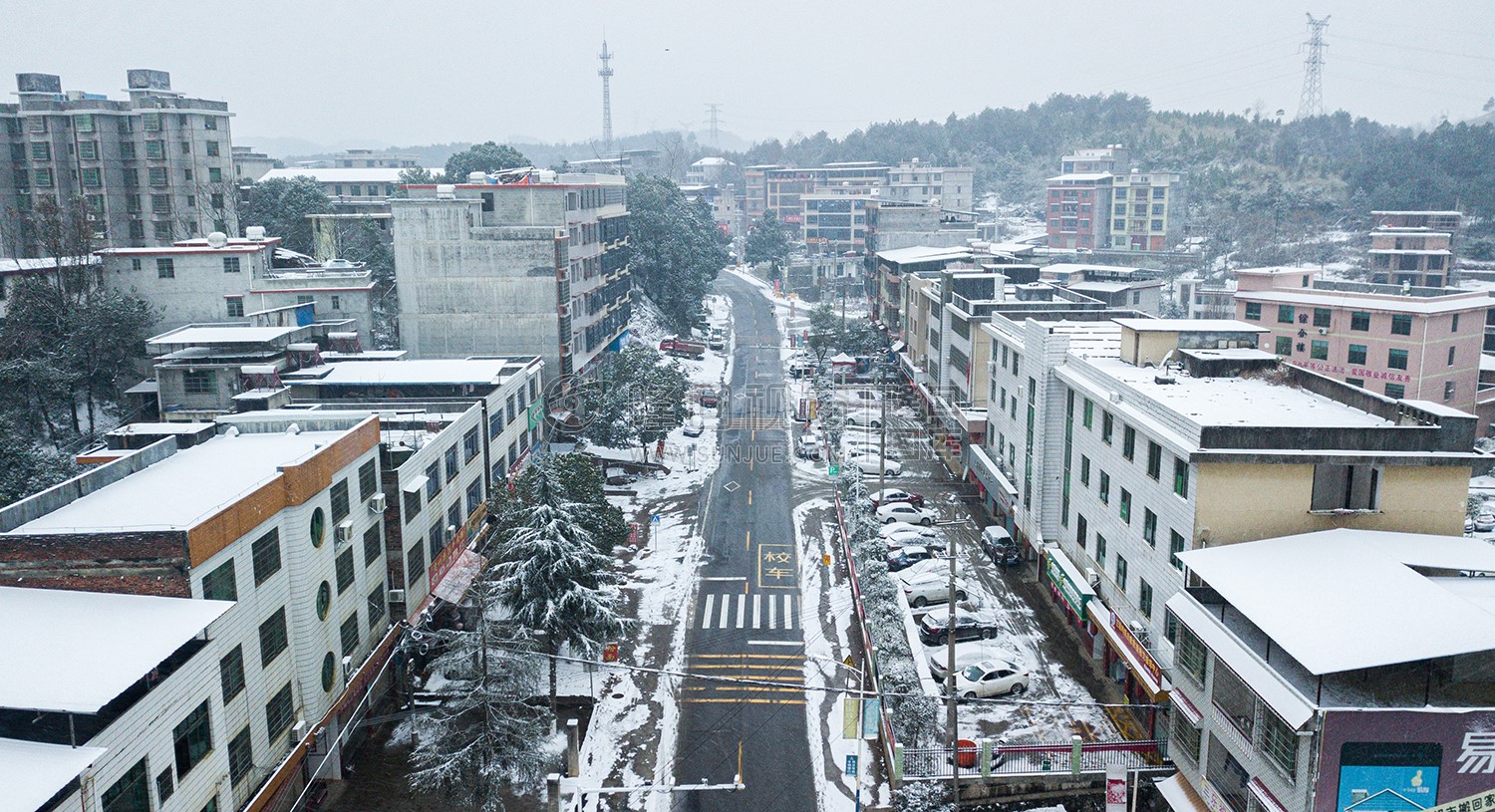 三阁司街上雪景