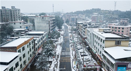 三阁司街上雪景