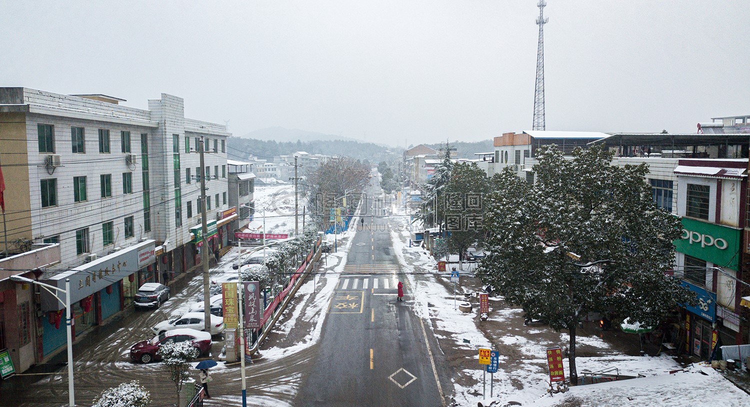 三阁司街上雪景